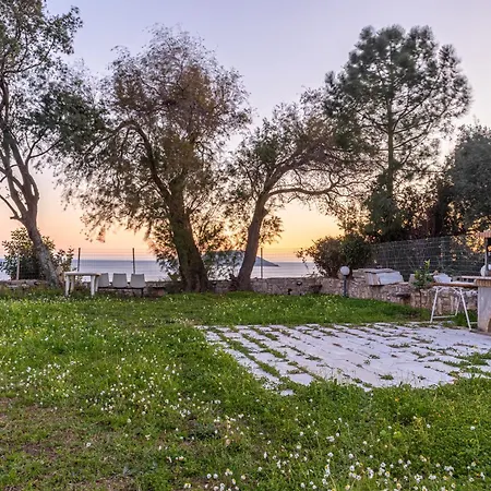 Secret Summer Havens - Perfectly Secluded Getaways Vasilitsion Exterior photo