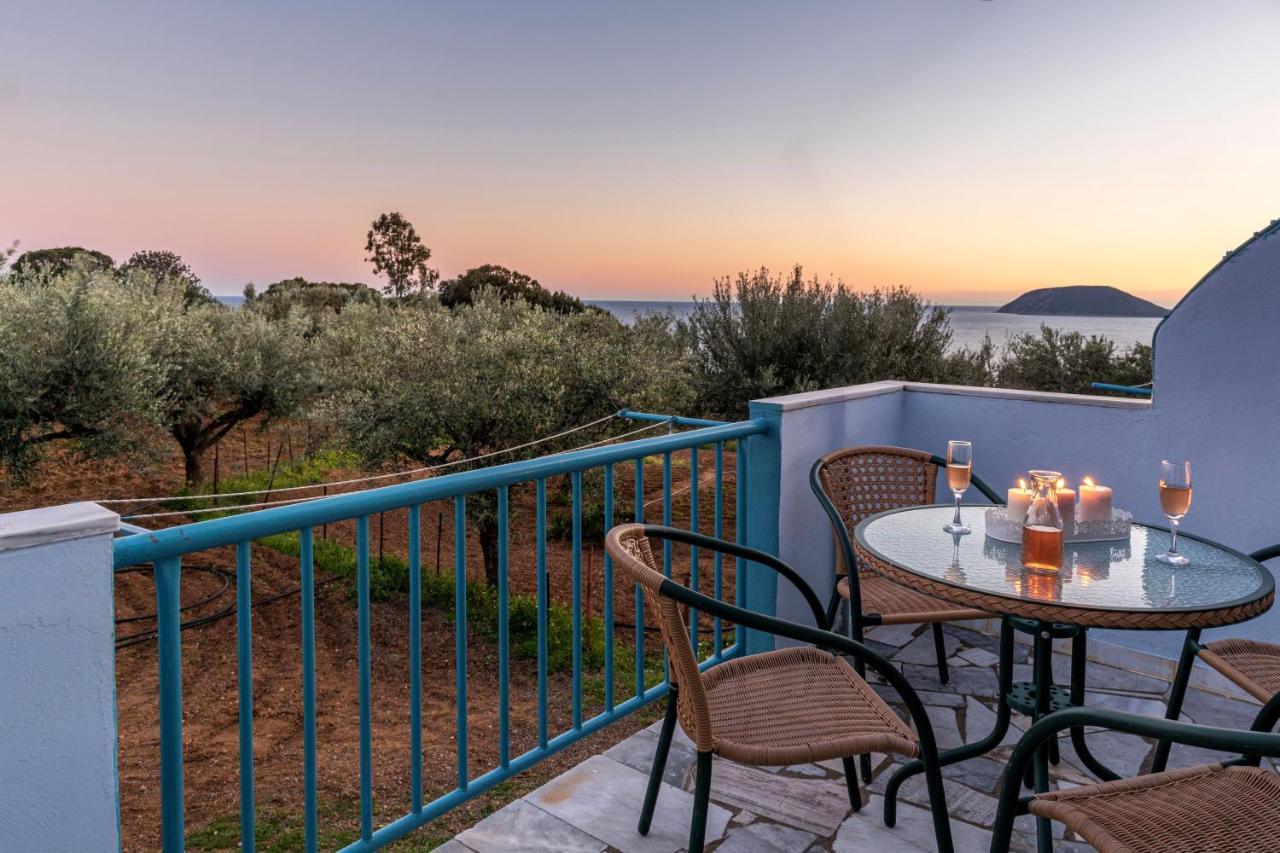 Secret Summer Havens - Perfectly Secluded Getaways * Vasilitsion